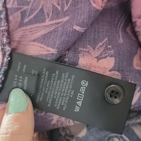 *Anthropologie Pilcro Evika Buttondown Floral Blouse* - Picture 10 of 10